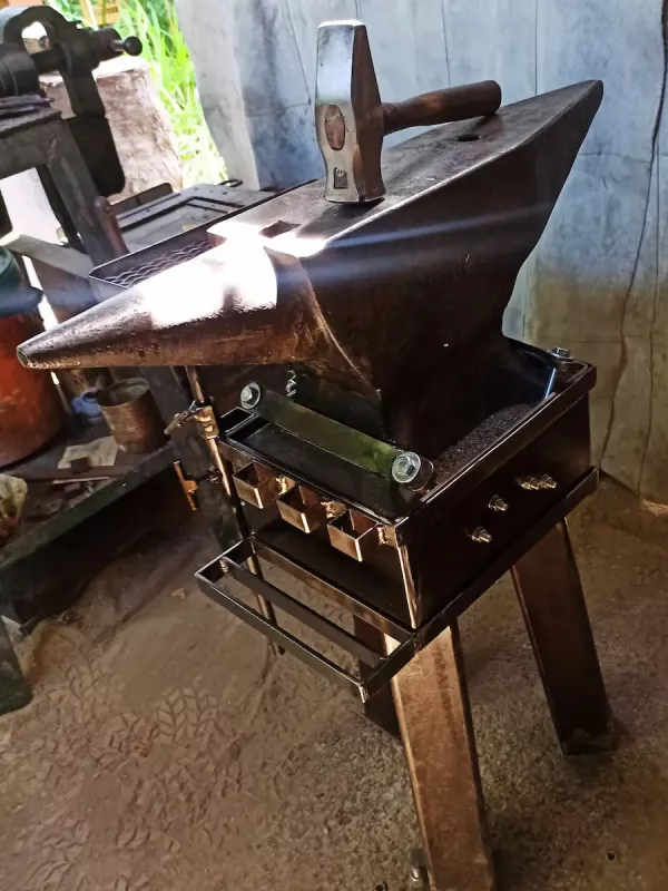 Amboss Unterstand - Dreibein