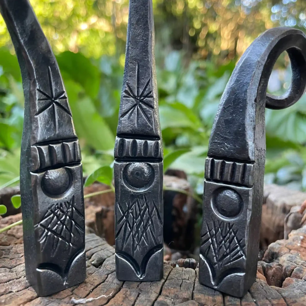 Handgeschmiedete Wichtelfiguren aus Eisen im Gonks-Stil - Detailansicht